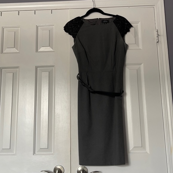 Tahari size 6 gray & black sheath dress lace cap sleeve - Picture 2 of 7